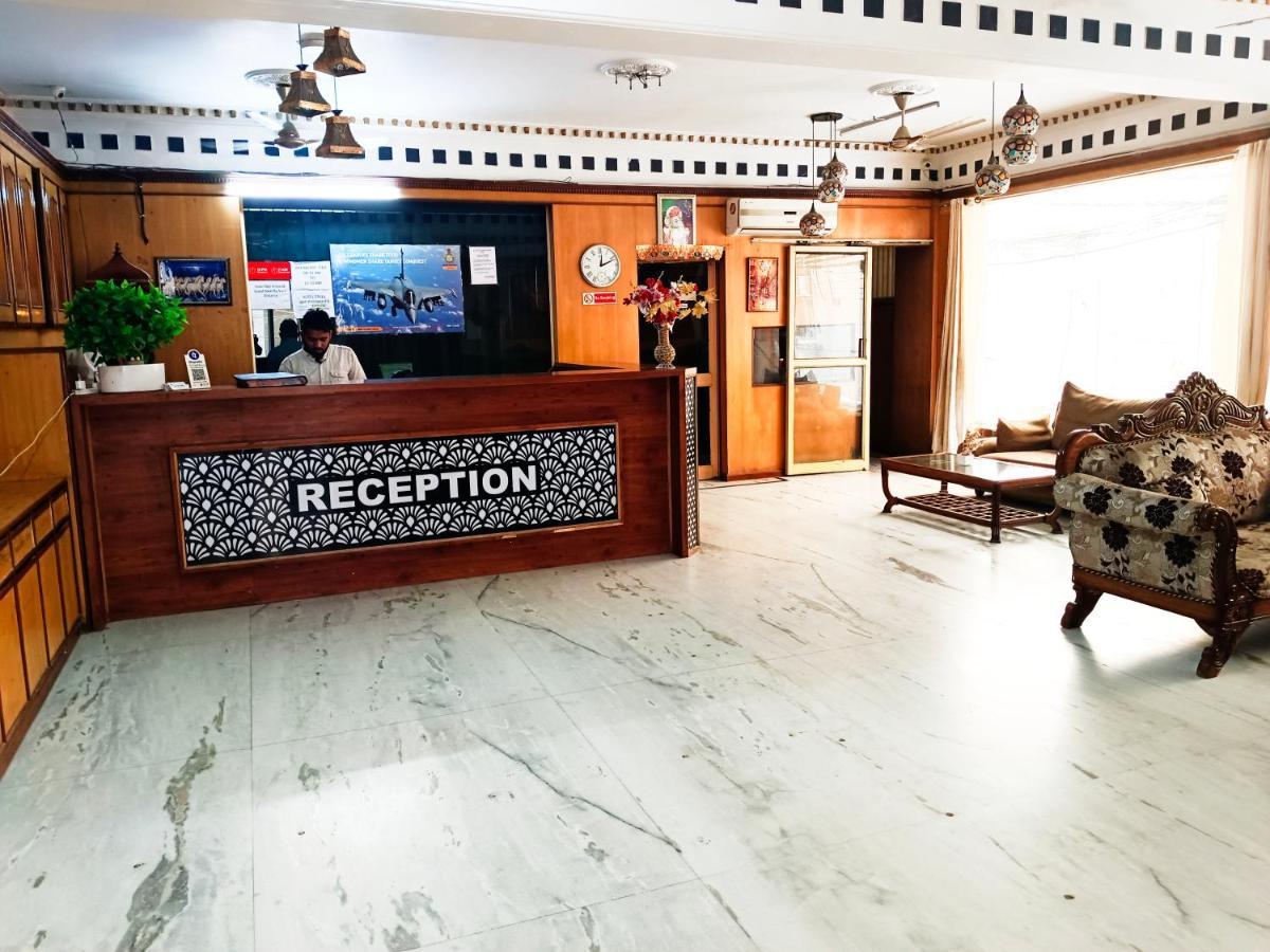 Hotel Krone Near Igi Airport Delhi New Delhi Eksteriør bilde